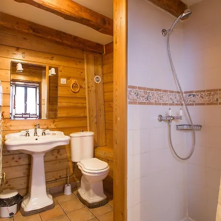 Au Coeur Des Alpes Bed & Breakfast 3*